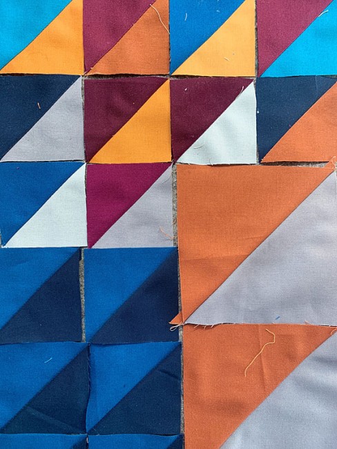 Kurs-Nr. 05-17-03: Viele Wege führen nach Rom – und zu Quadraten aus zwei Dreiecken (Half Square Triangles)