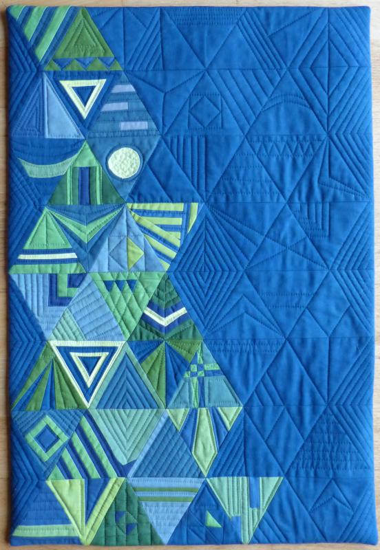 Claudia Funk an Bea Galler: Geometrie in Blau