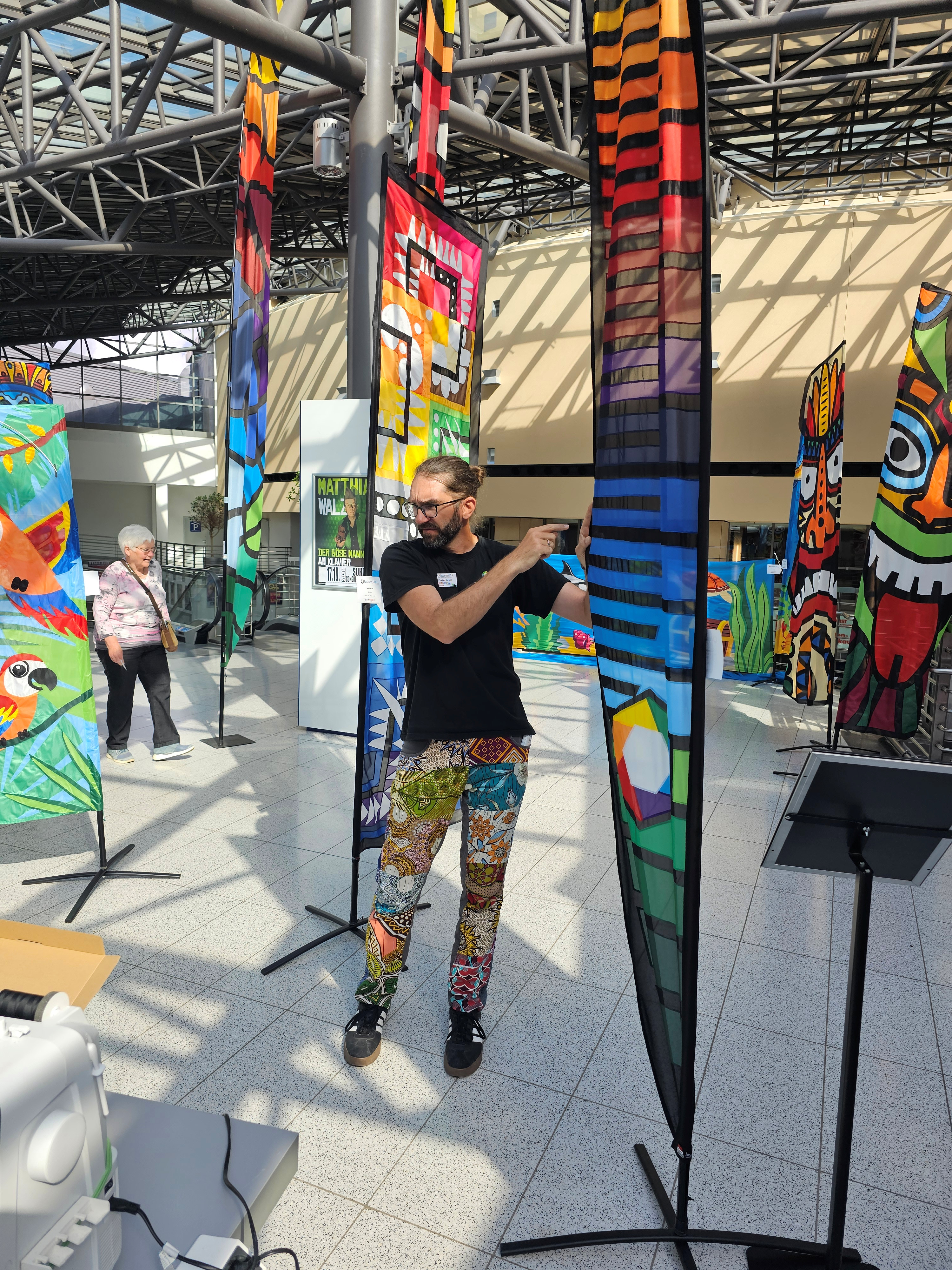 Florian Janich - Bannerinnung - Blick in Ausstellung und Kurs