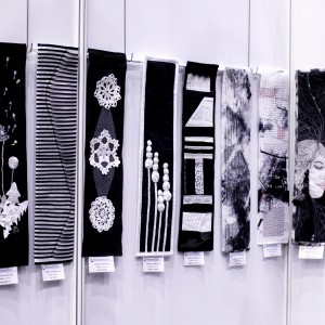 Blick in die Ausstellung - QuilThuer - ...einfach nur schwarz-weiss