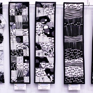 Blick in die Ausstellung - QuilThuer - ...einfach nur schwarz-weiss