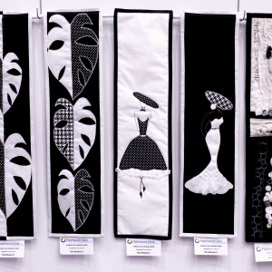 Blick in die Ausstellung - QuilThuer - ...einfach nur schwarz-weiss