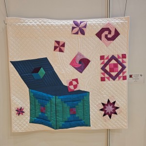 Blocks in a Box, 99 x 95 cm, hand- und Masch.genäht, Hand- und Maschgequiltet
