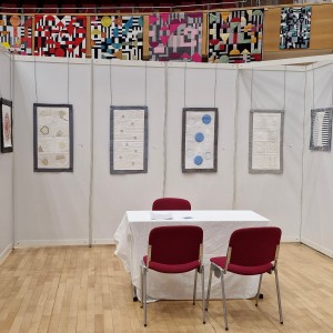 Blick in die Ausstellung - Lippetal Quilter - Weiße Schätze & Farbklecks