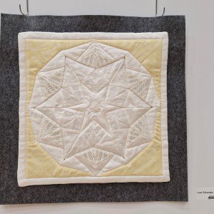 Blick in die Ausstellung - Lippetal Quilter - Weiße Schätze & Farbklecks
