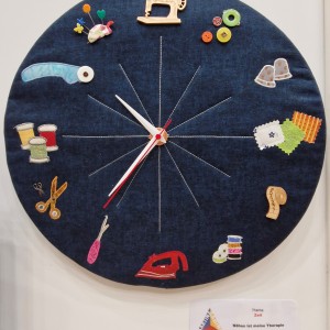 Blick in die Ausstellung - Stofftrio - Zeitgeister