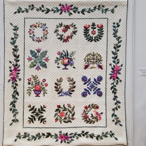 Blick in die Ausstellung - Lebenswerk von Dr. Ellen Thoma