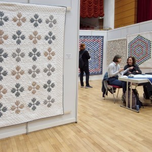 Blick in die Ausstellung - Lebenswerk von Dr. Ellen Thoma